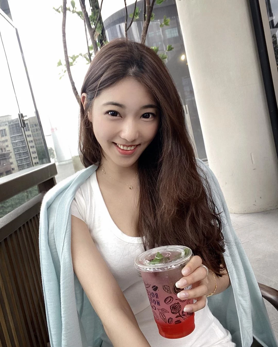 3989609.webp