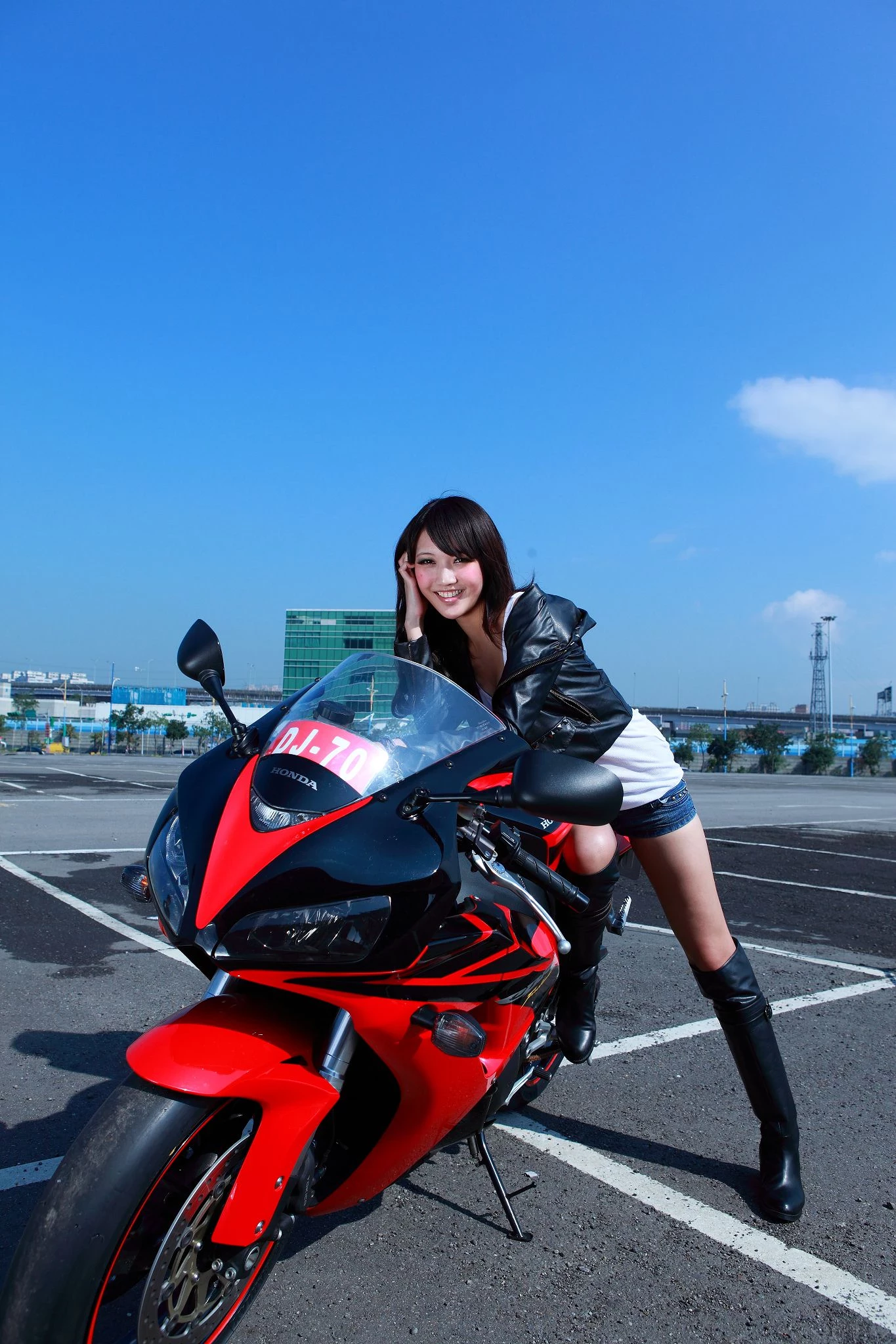 30760990.webp