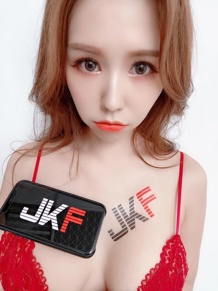 3835200.webp