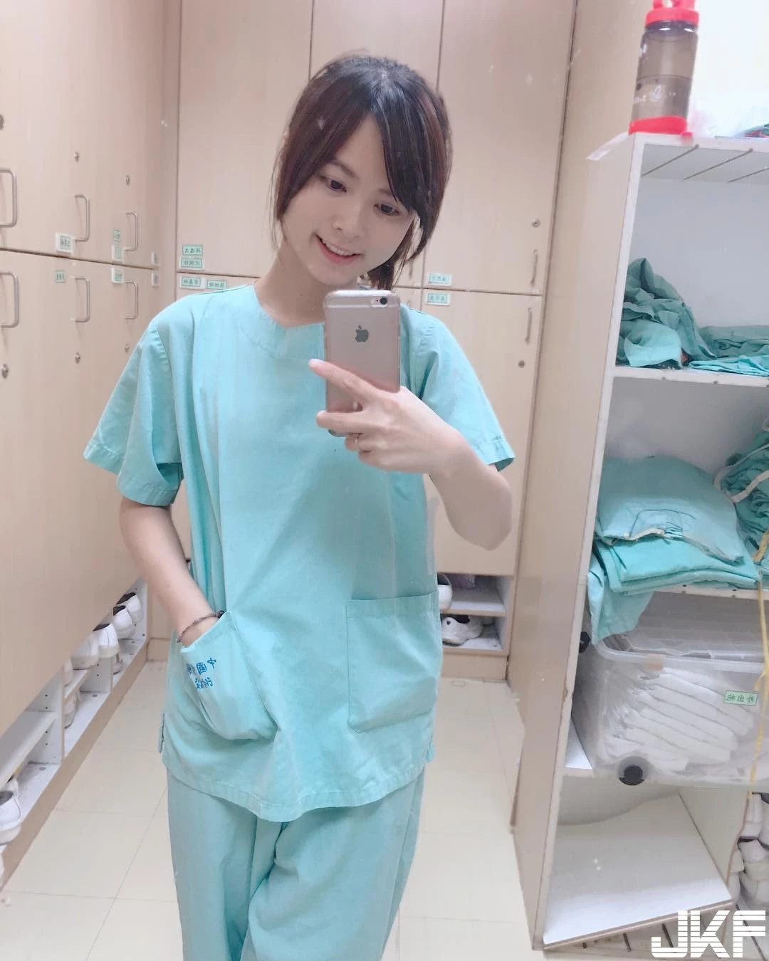 4990216.webp
