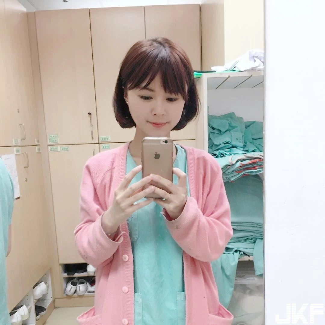 4990240.webp