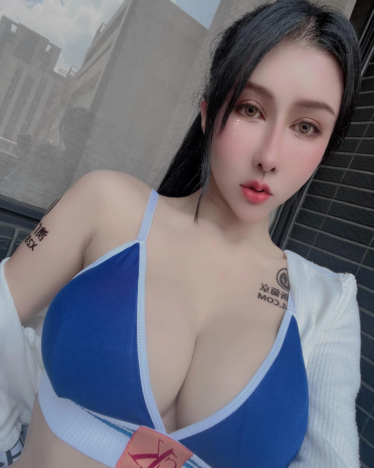 31701837.webp