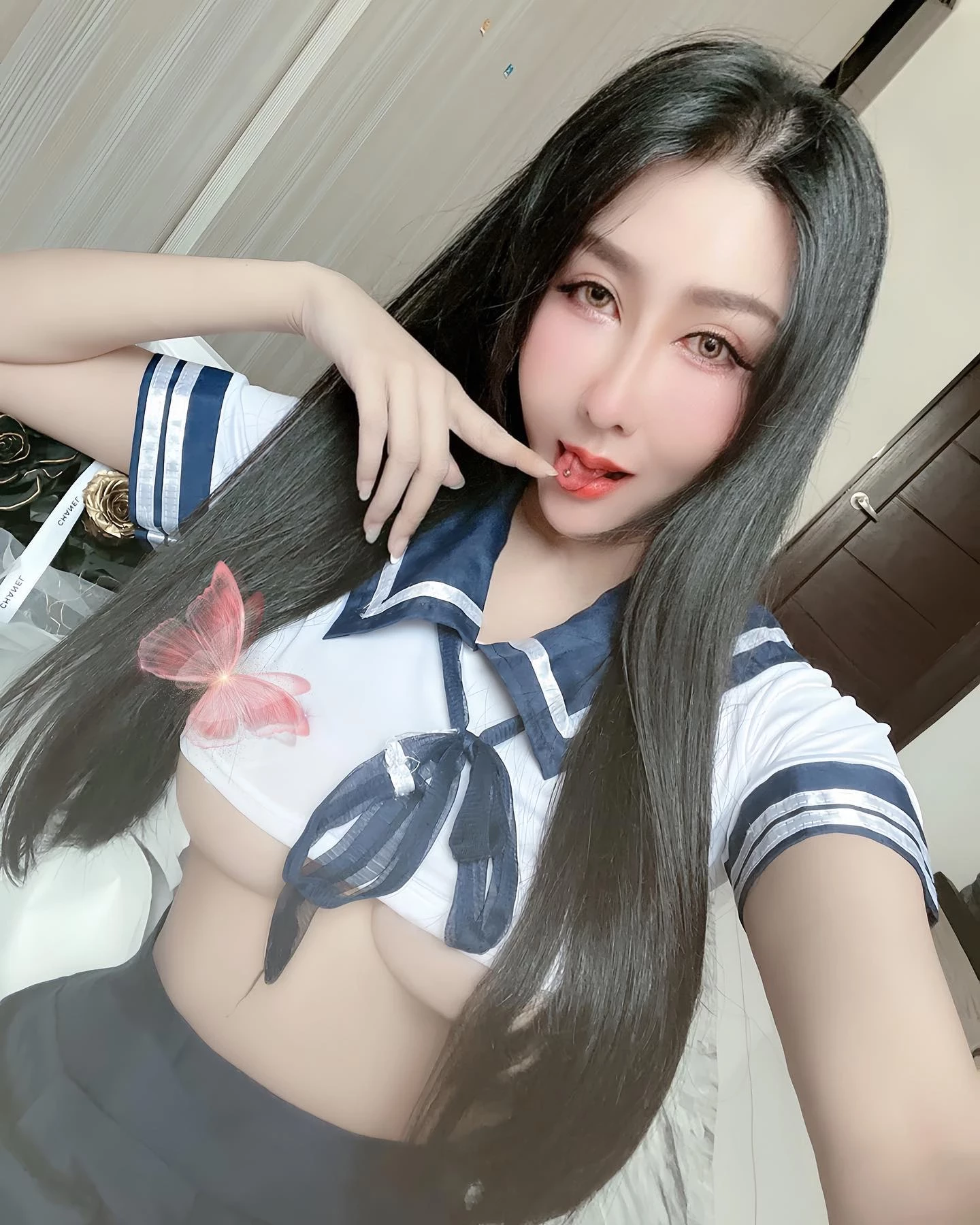 31701842.webp