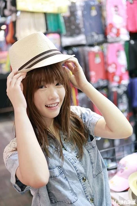 17407358.webp