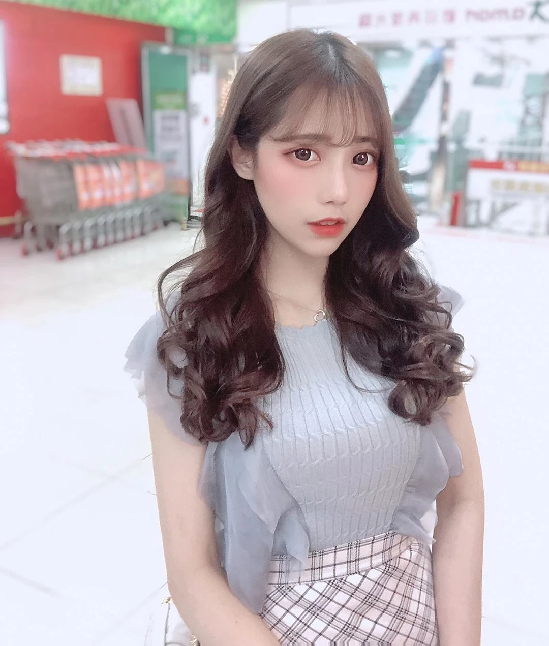 3842999.webp