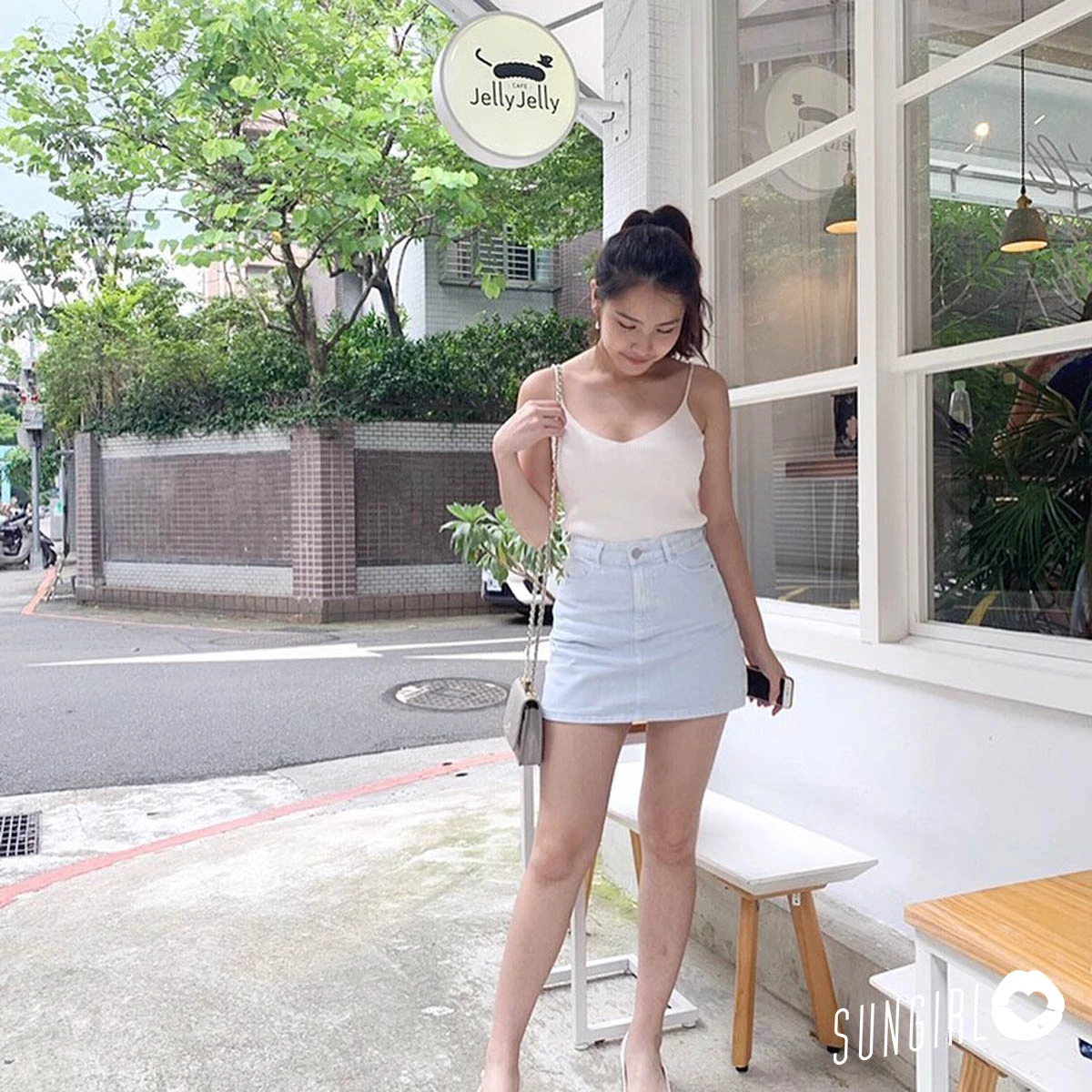 3951937.webp