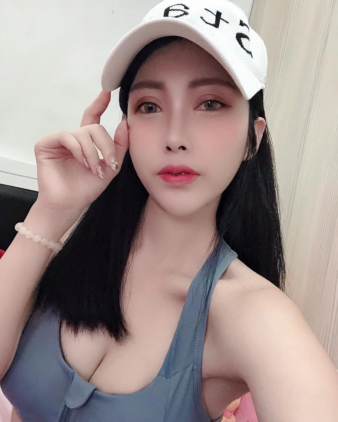 4103742.webp