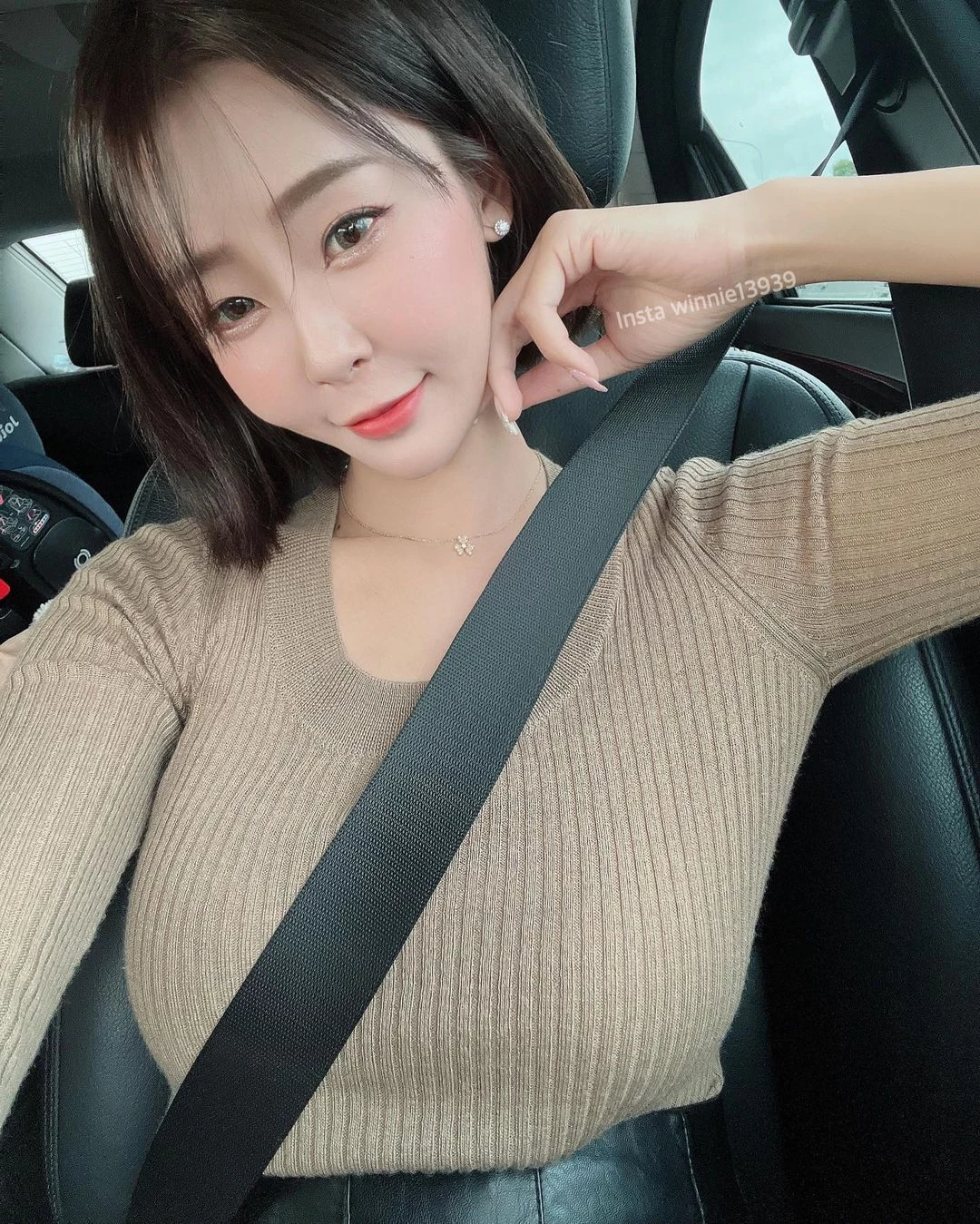 24117267.webp
