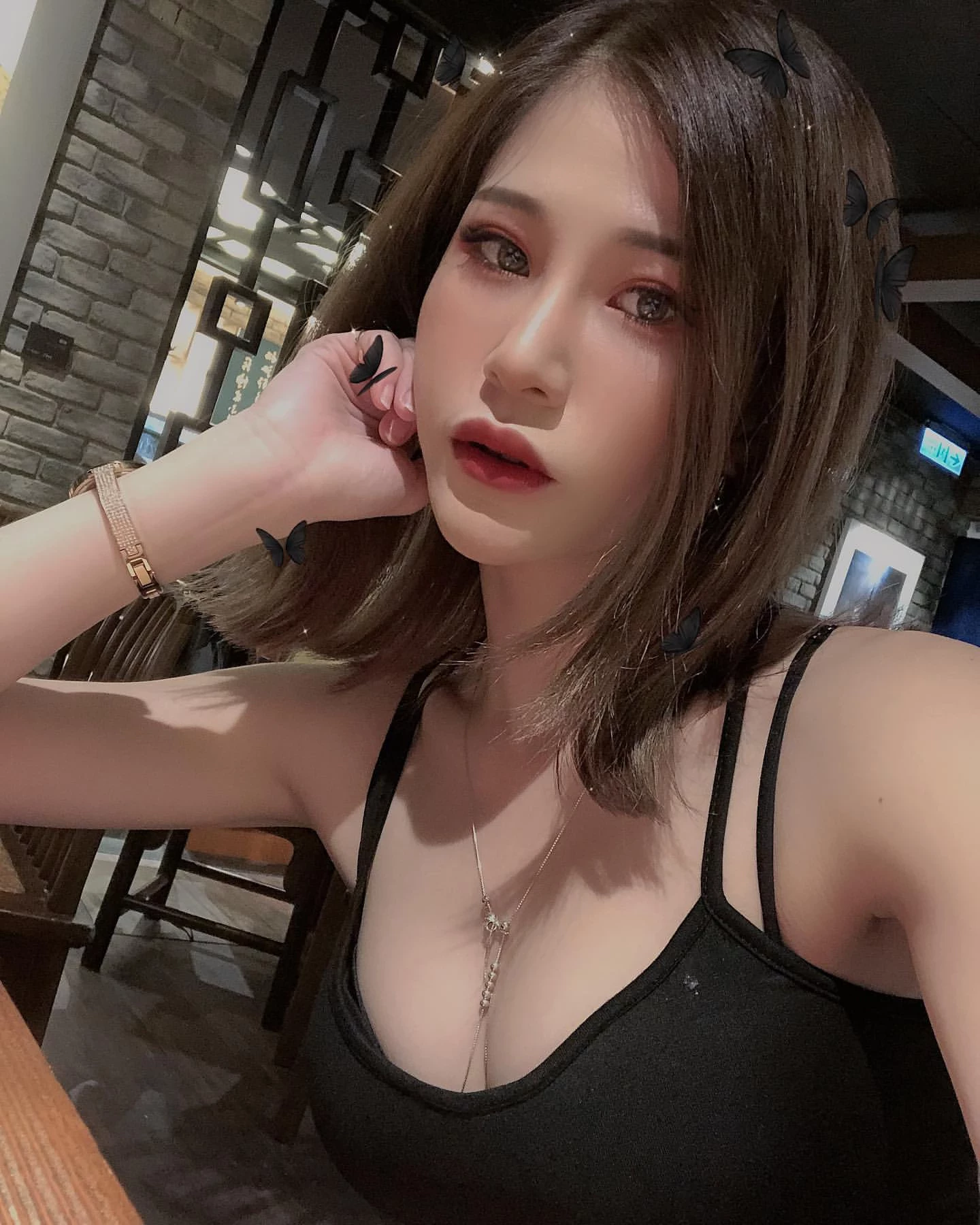 4228390.webp