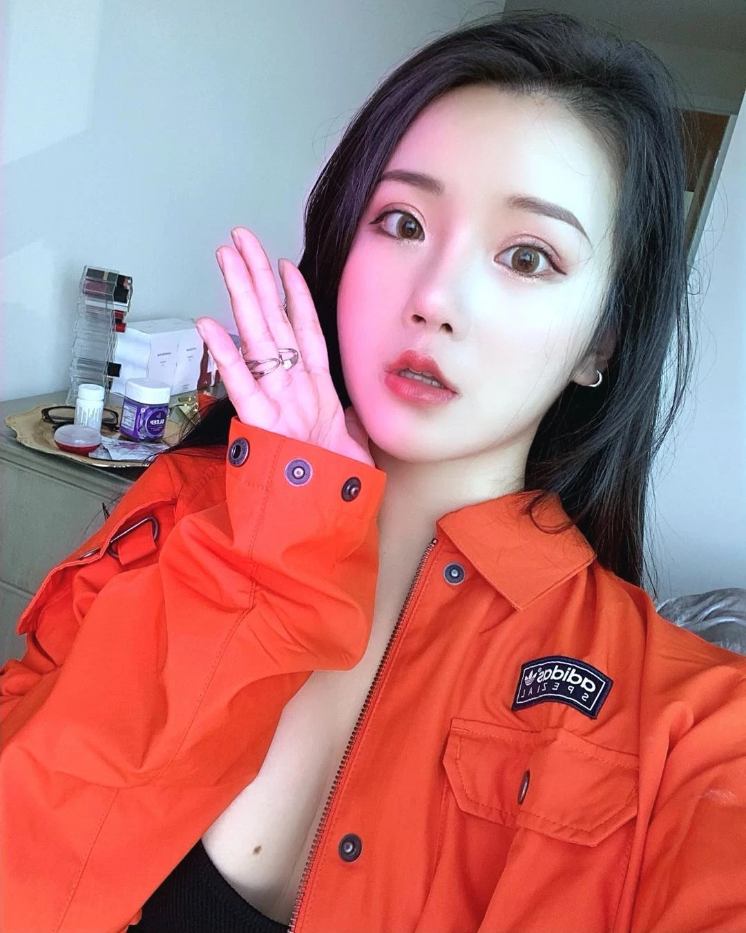 3879017.webp