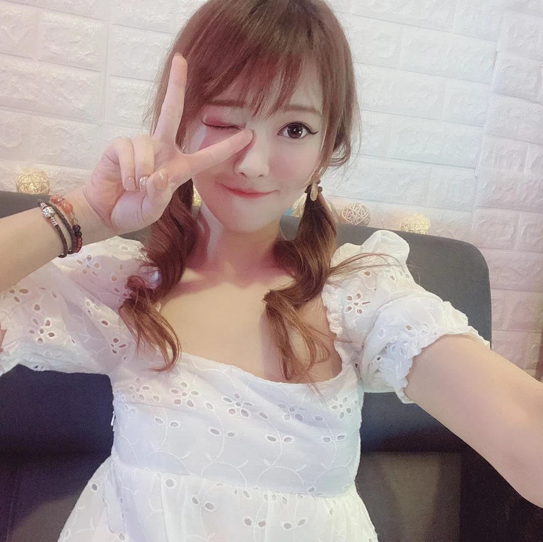 3871249.webp