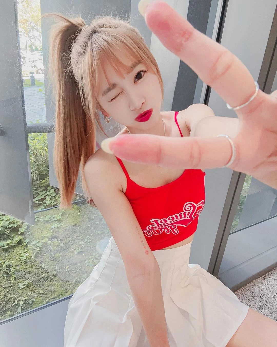 28151570.webp