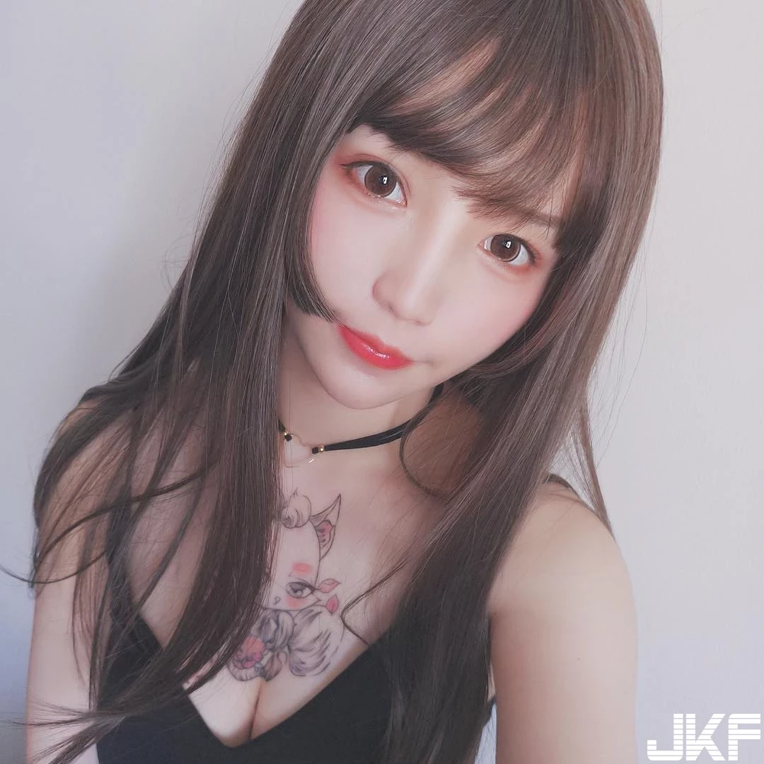4879313.webp