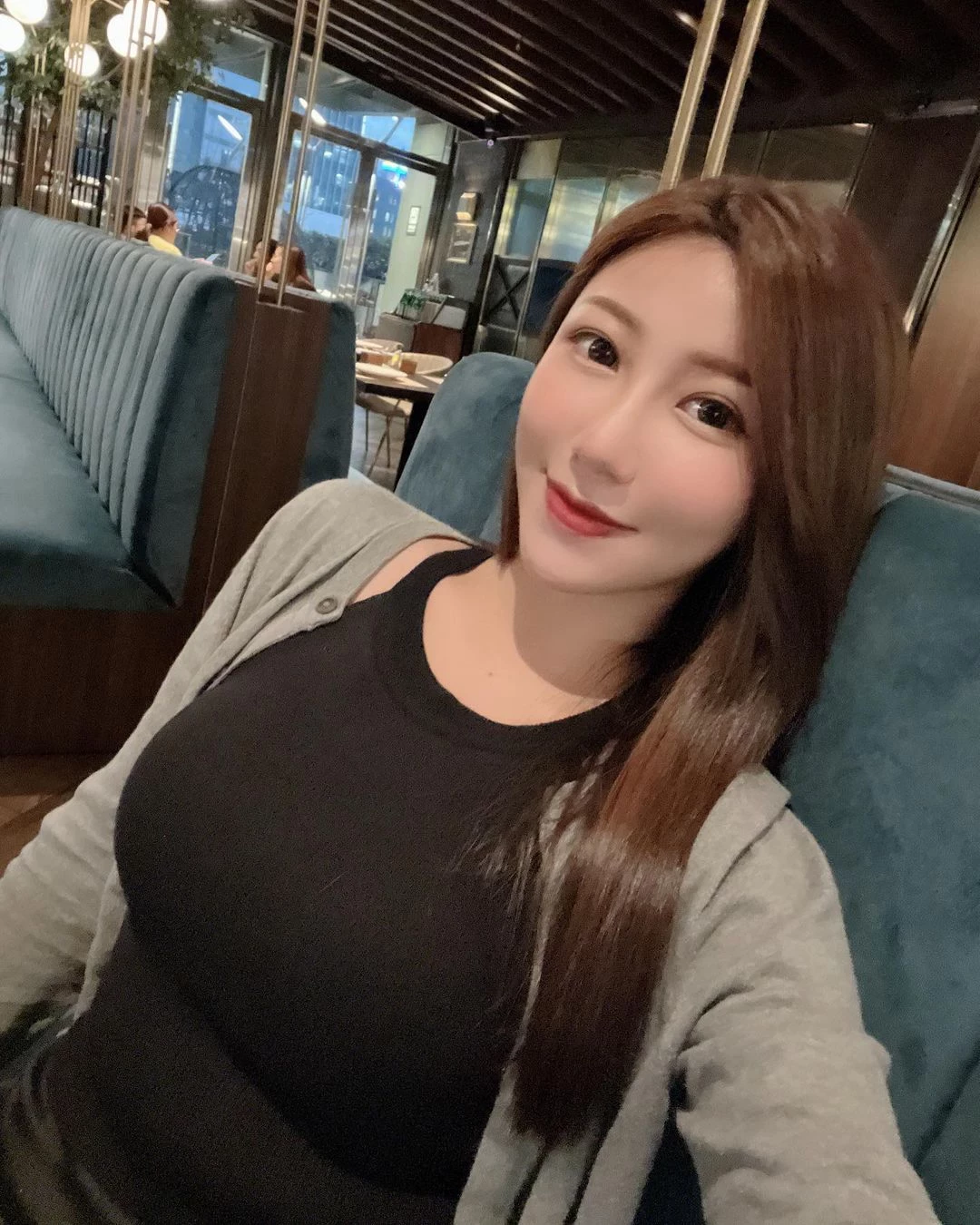 24318605.webp