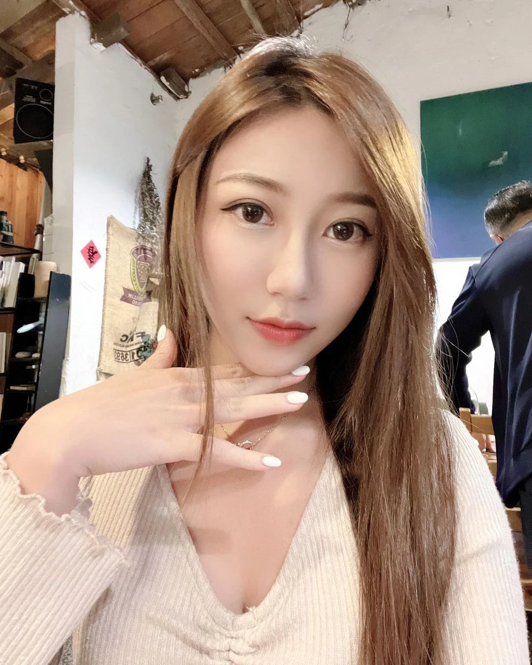 24318609.webp