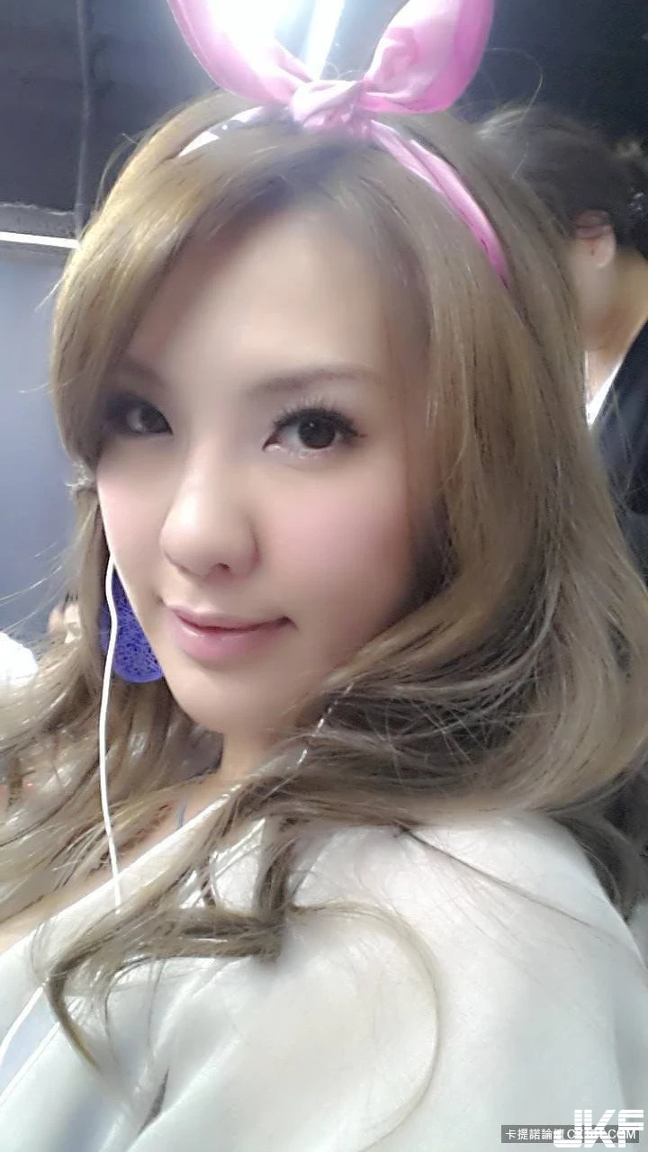 7233879.webp