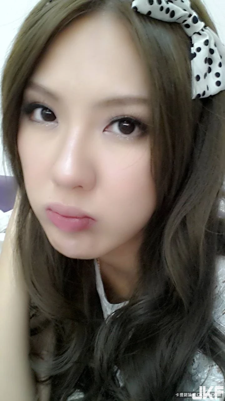 7233887.webp