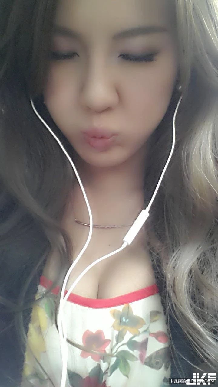 7233885.webp