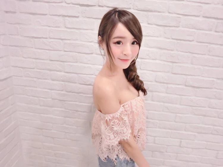 16801360.webp