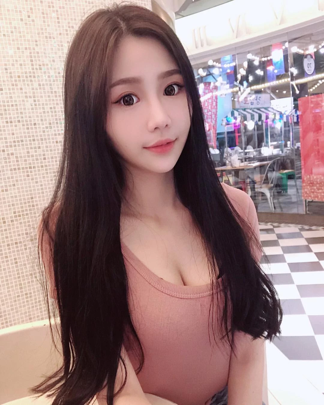 4382184.webp