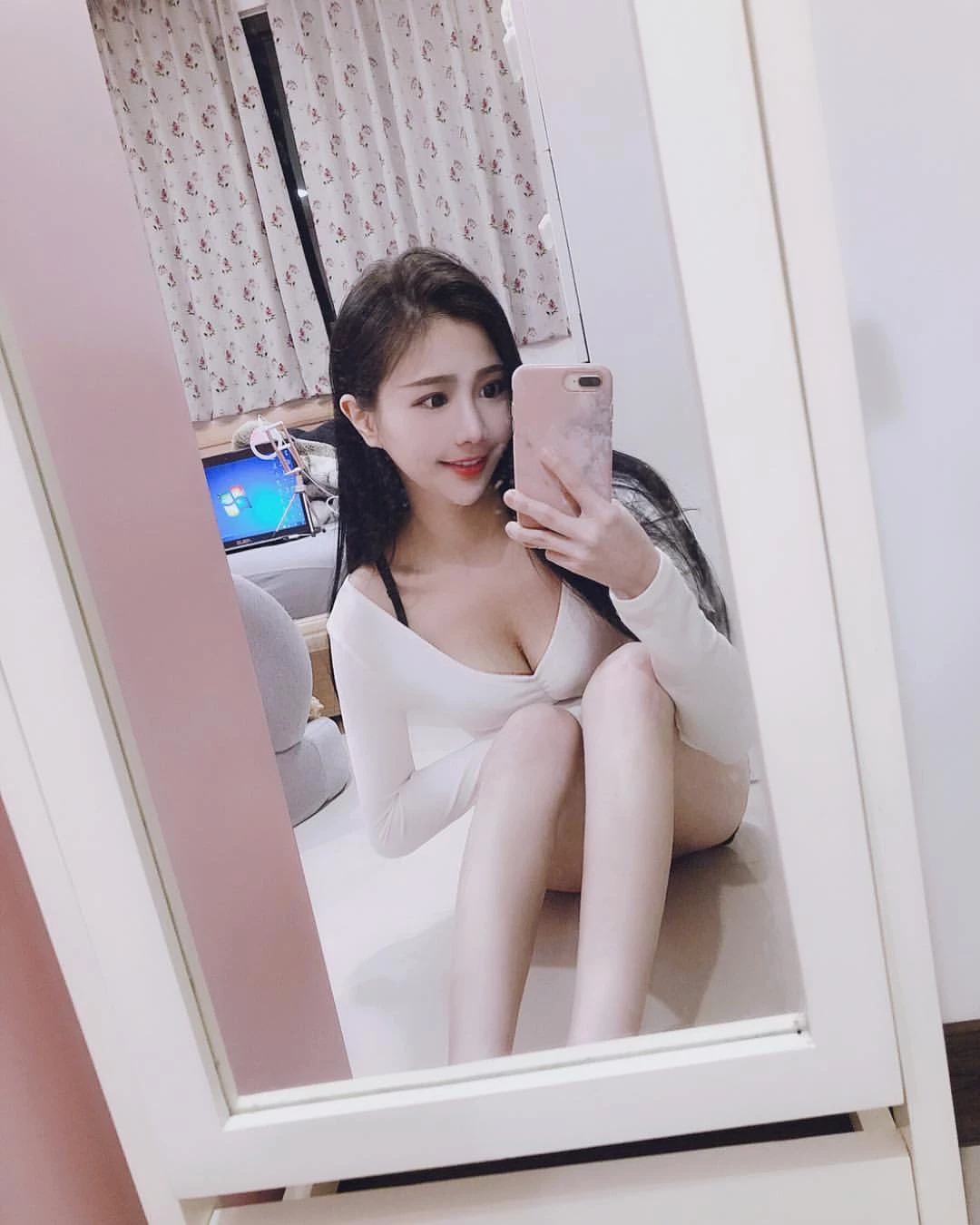 4382181.webp
