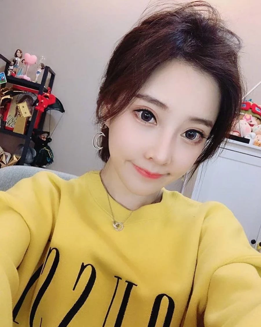4353924.webp