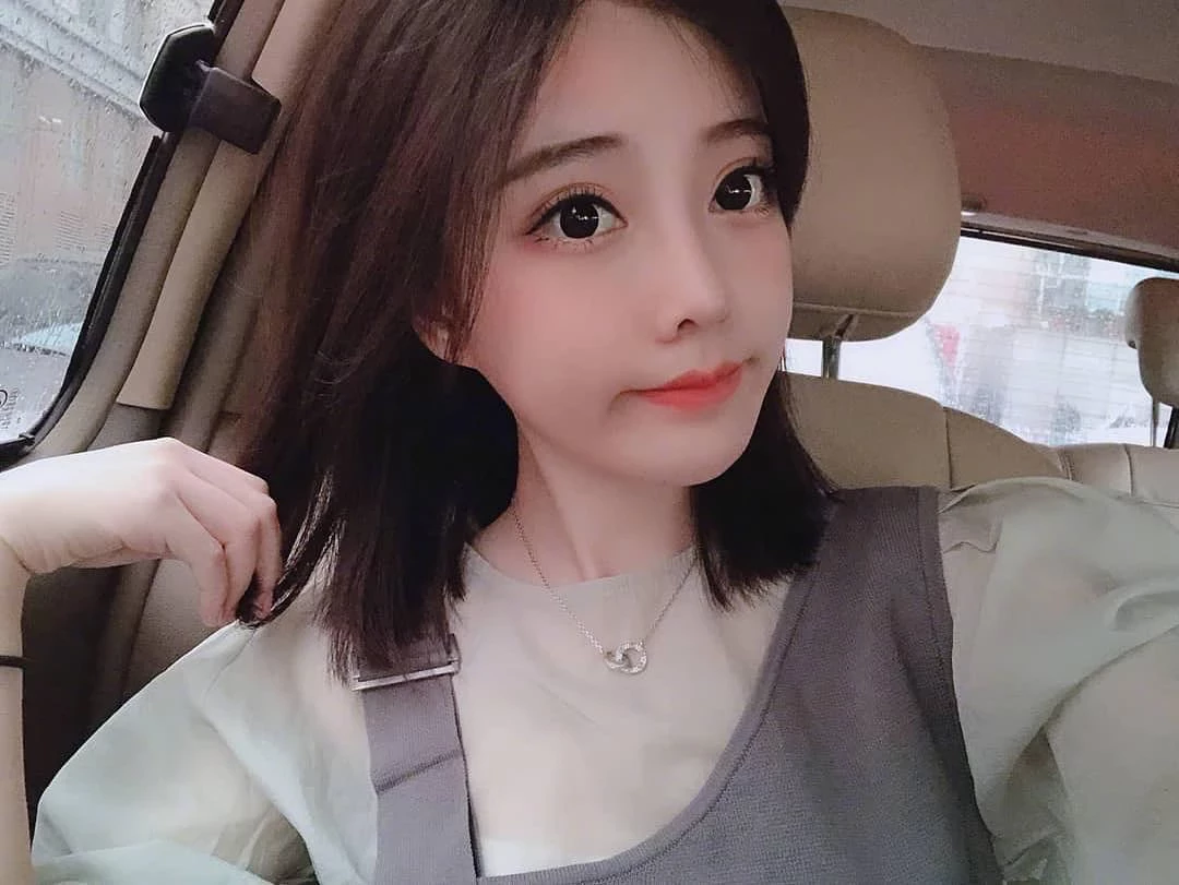 4353927.webp