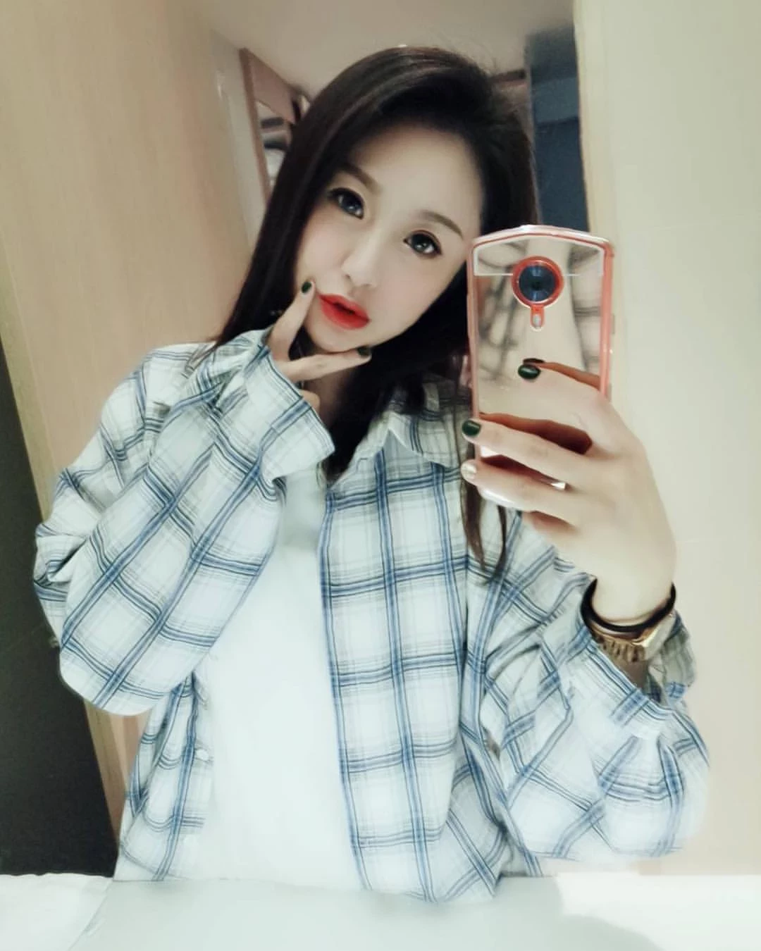 4242966.webp