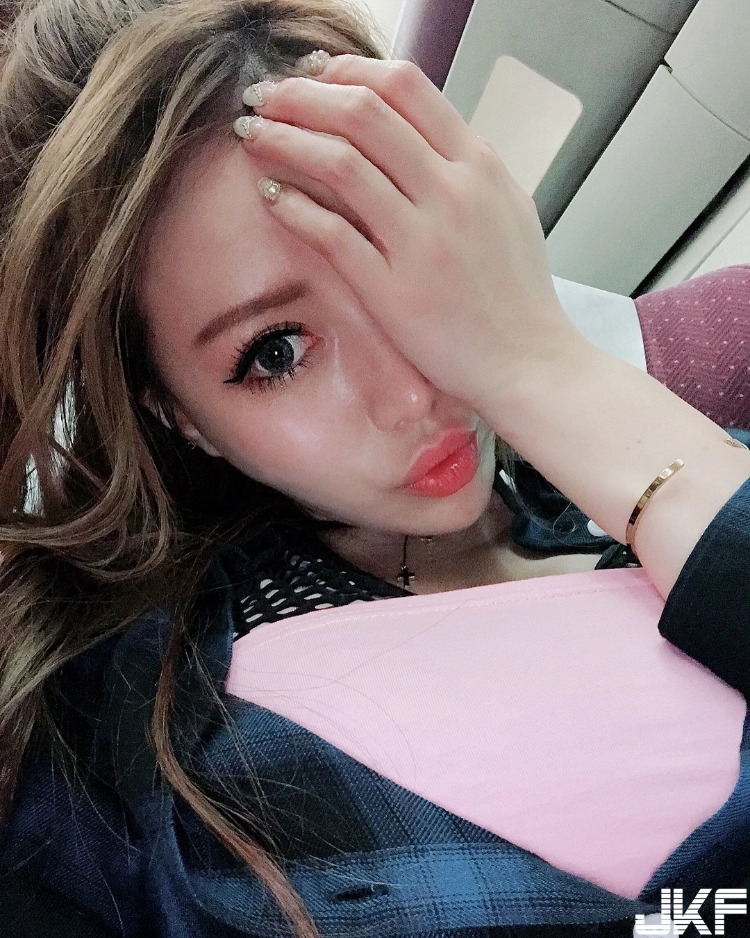 4800292.webp