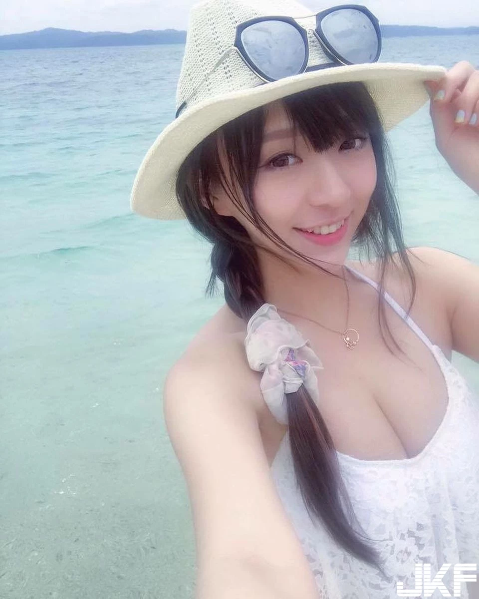 4951998.webp