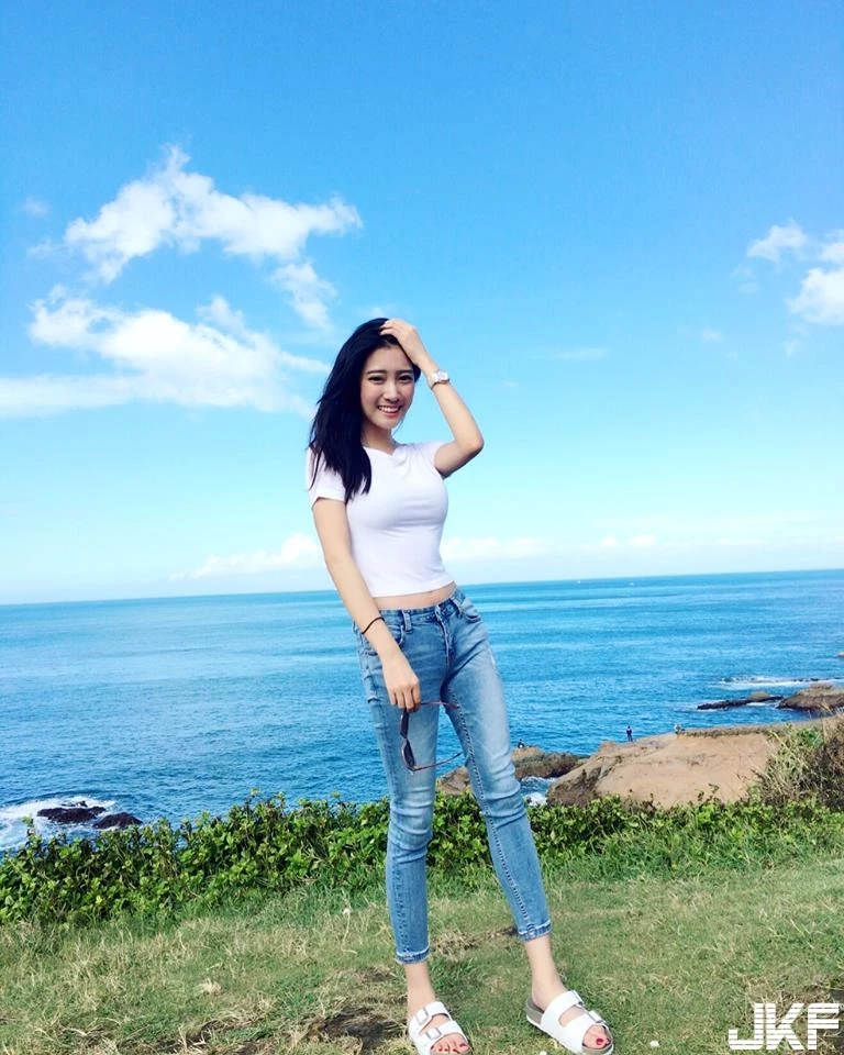 16836842.webp