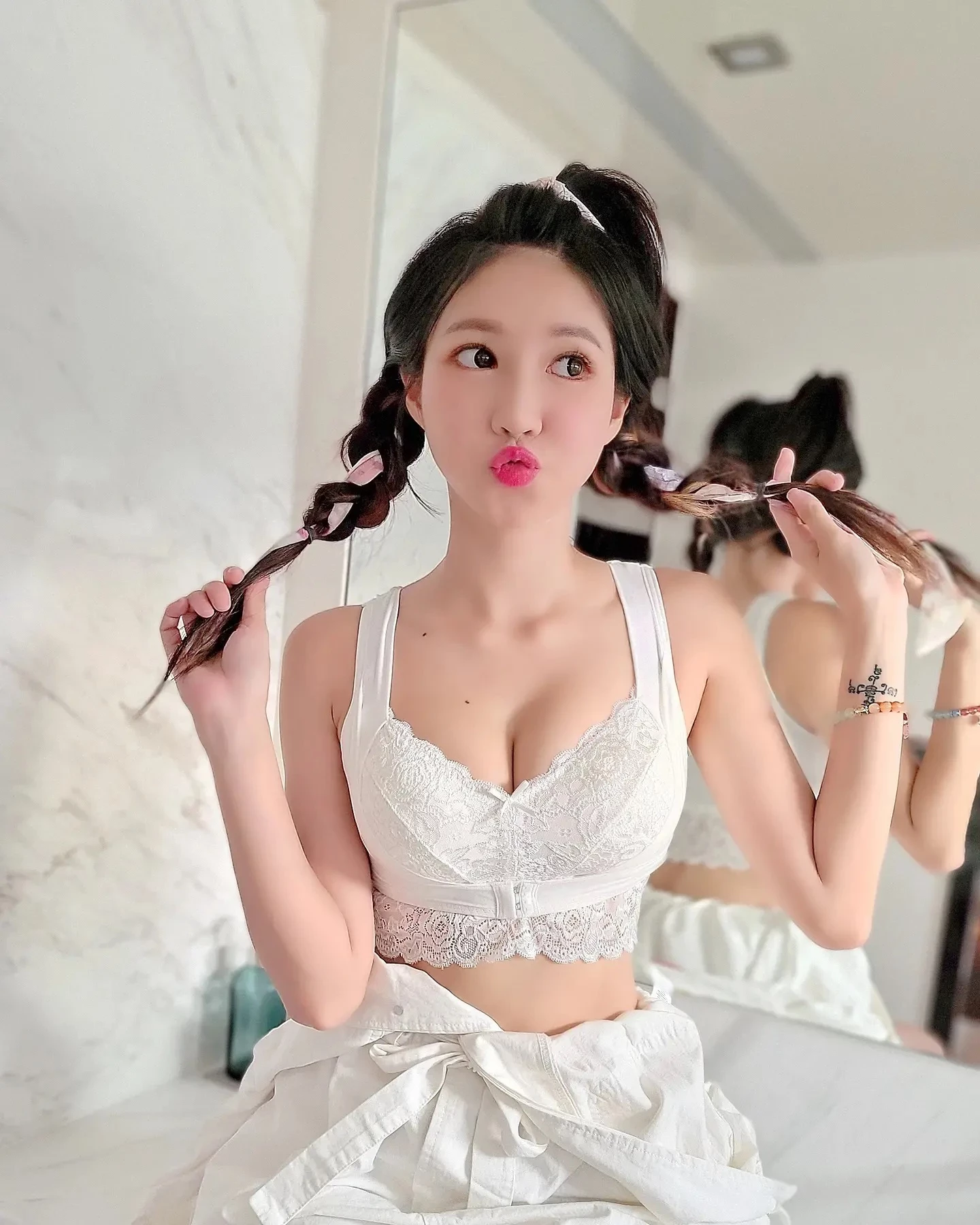 19724879.webp
