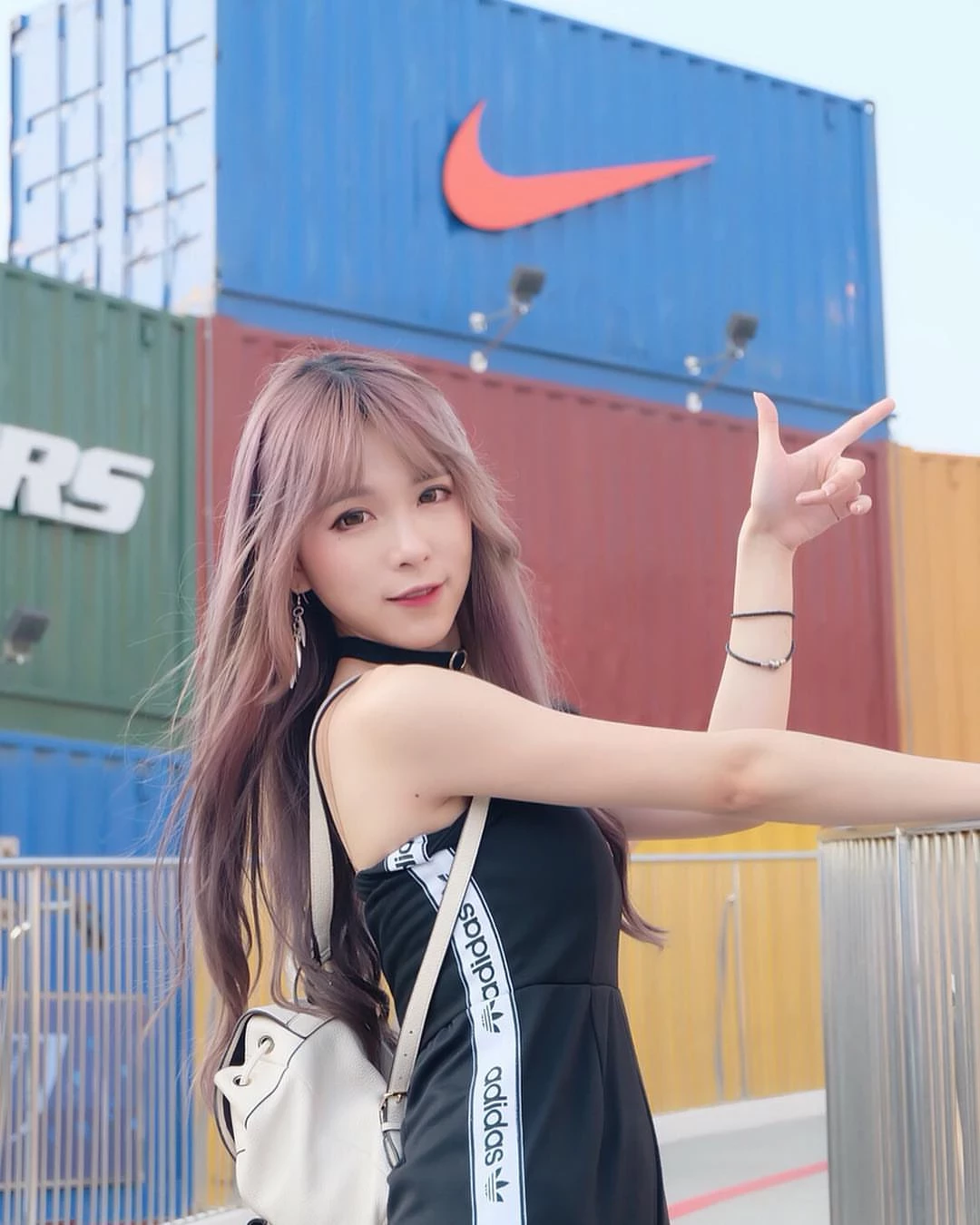 4300933.webp