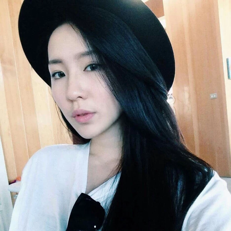 16801240.webp