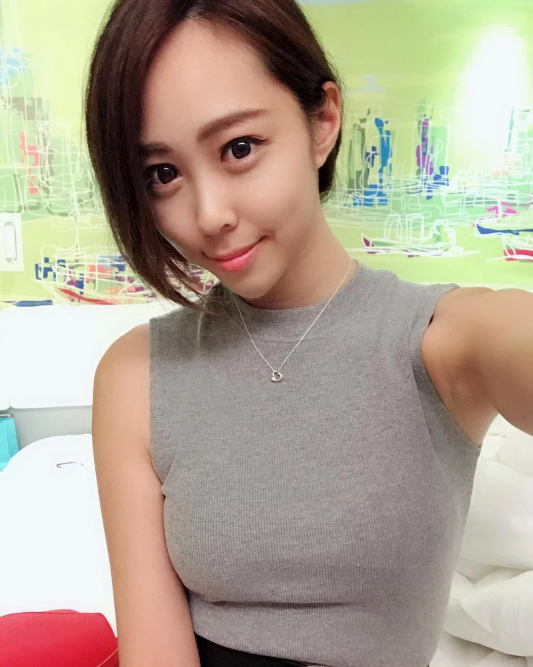 4463684.webp