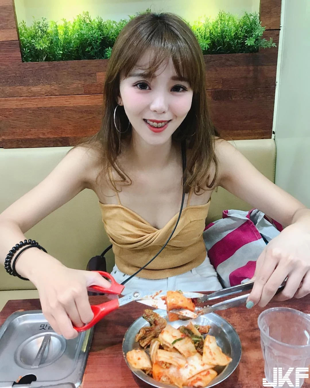 4644310.webp