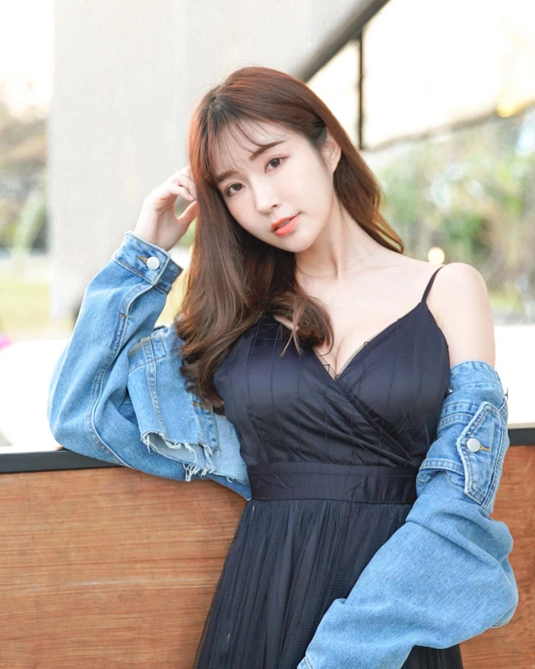 3913180.webp