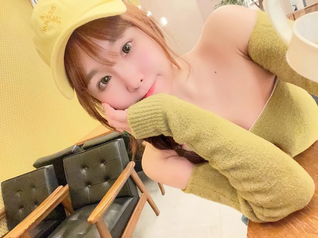 28403277.webp