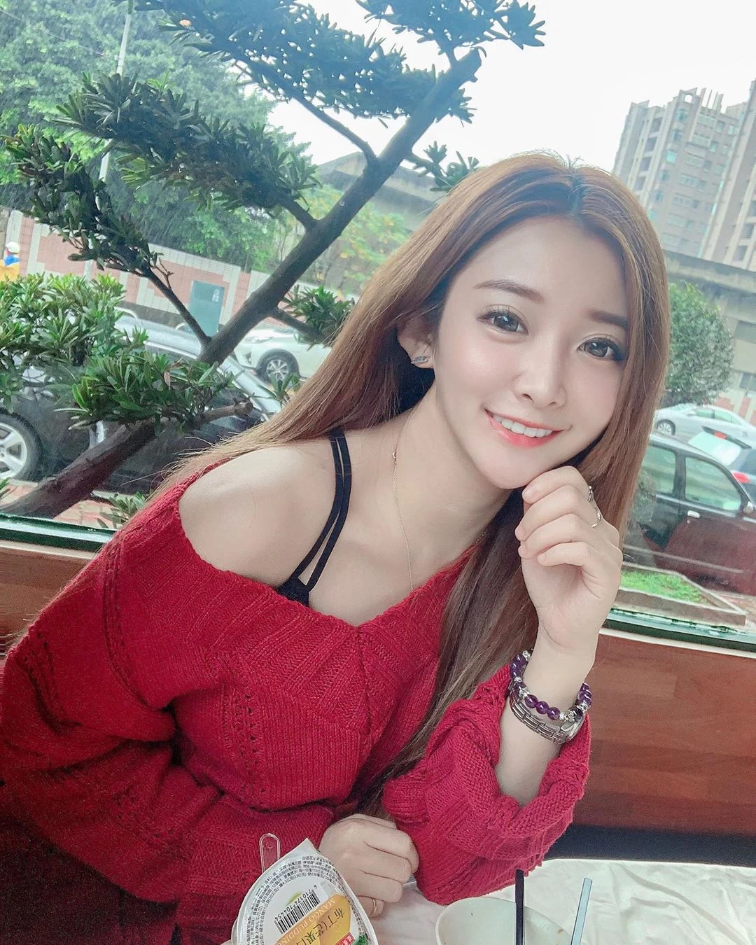 3913286.webp