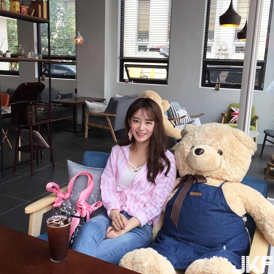 7253073.webp