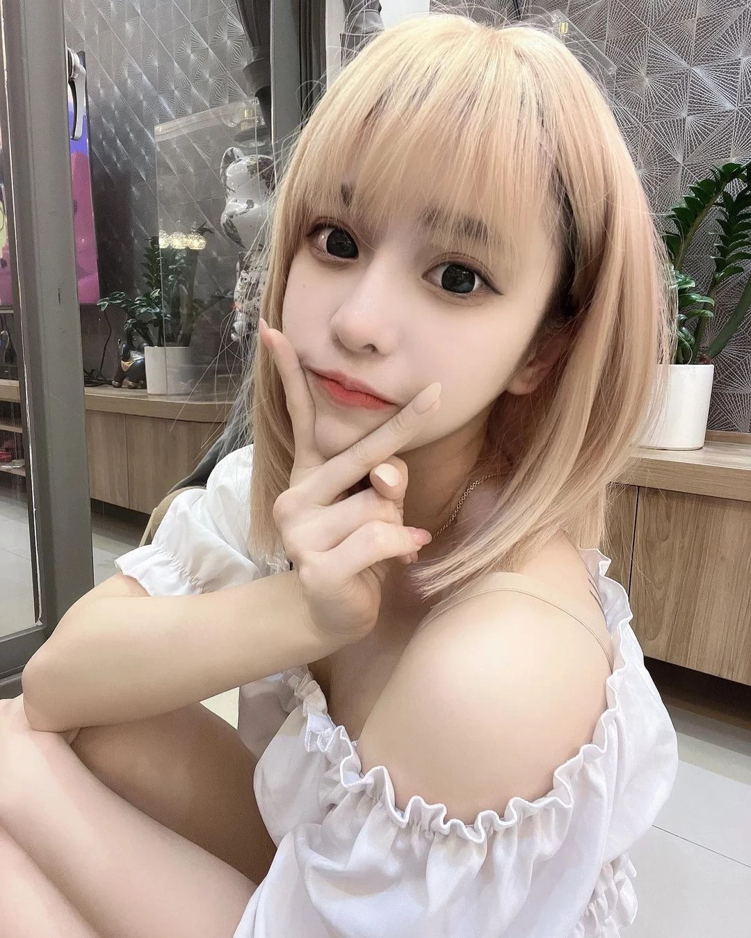 24318776.webp