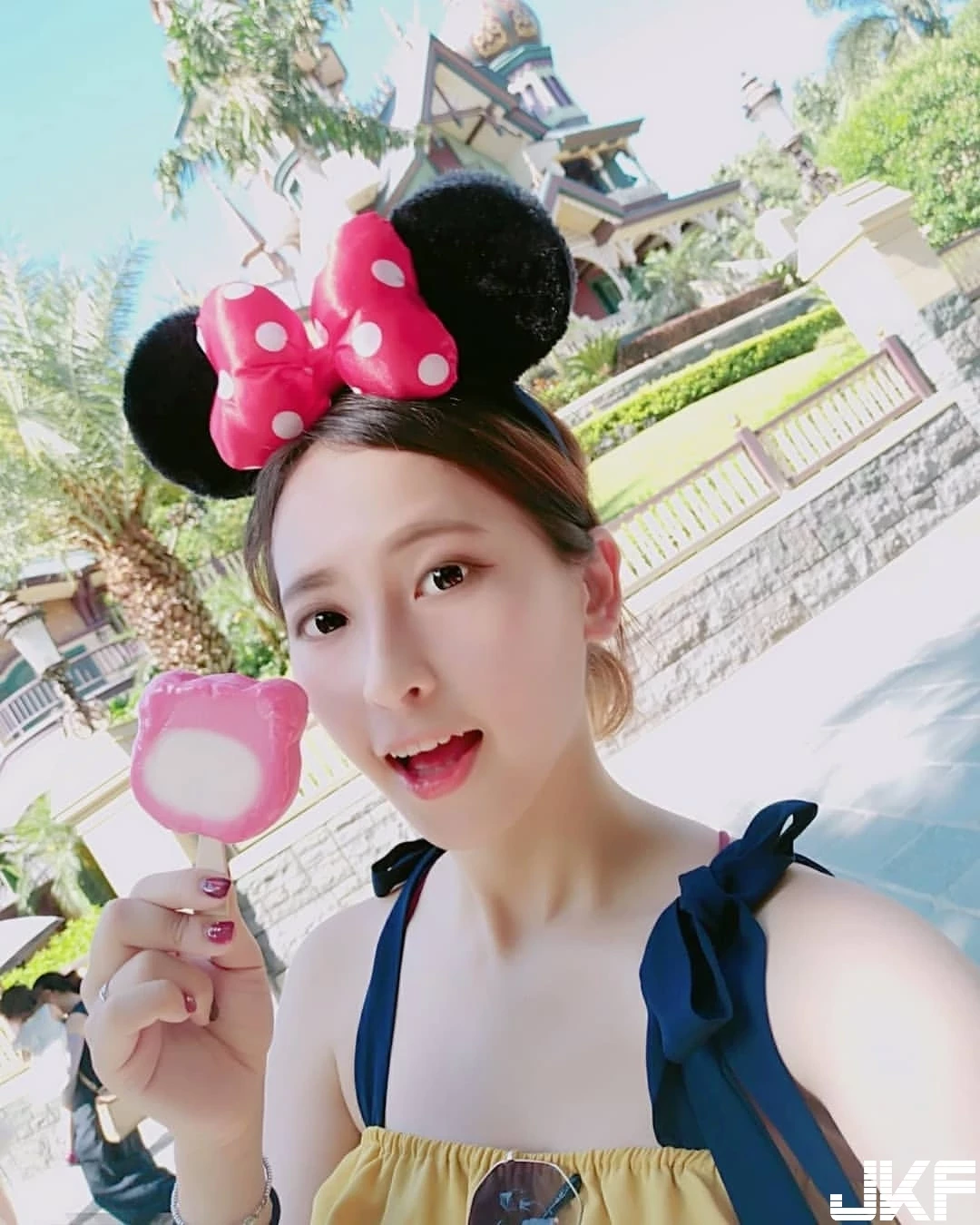 4523045.webp