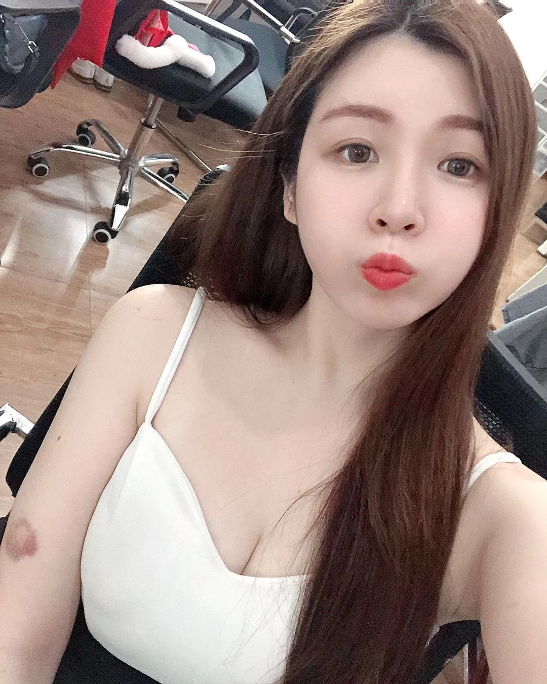 3922450.webp