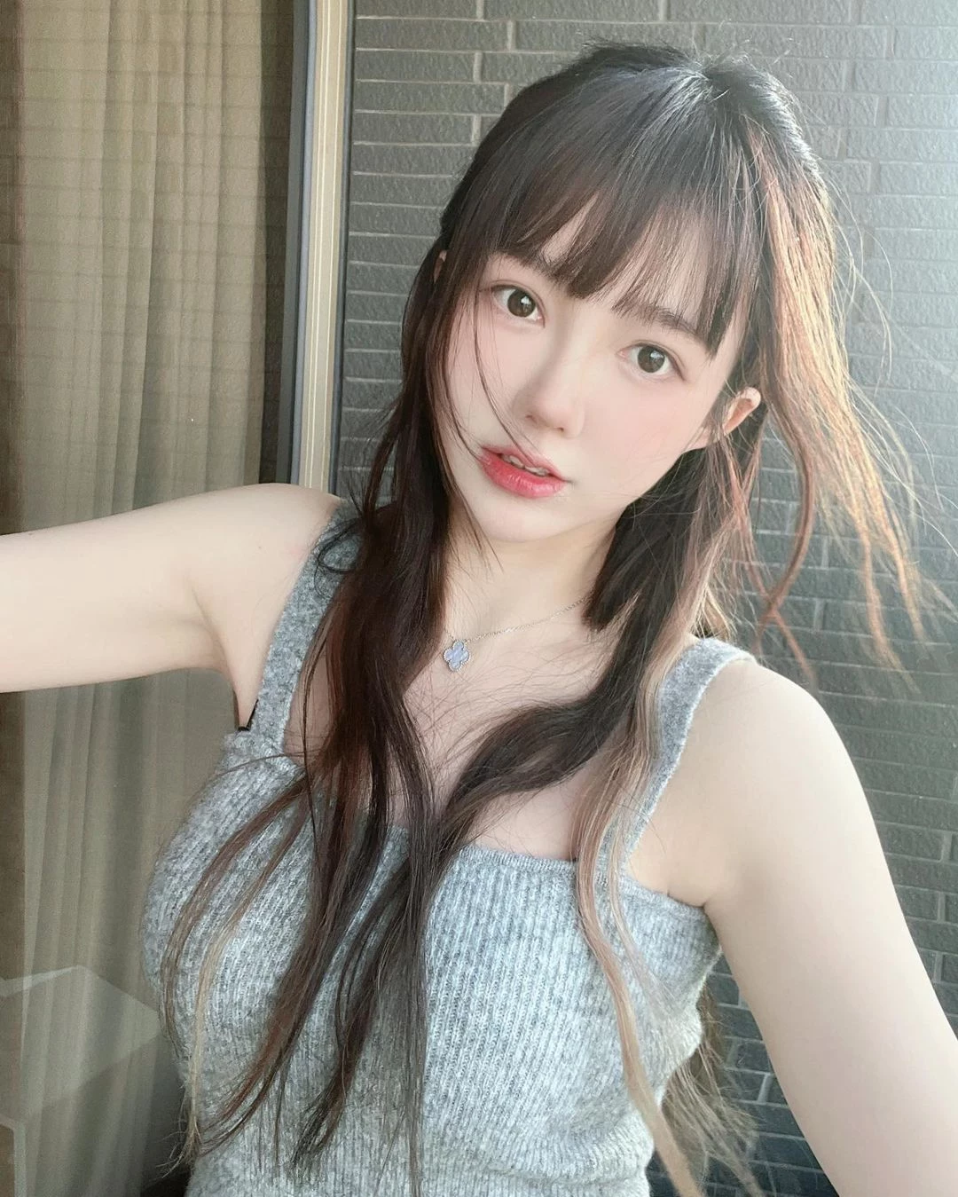 28118192.webp