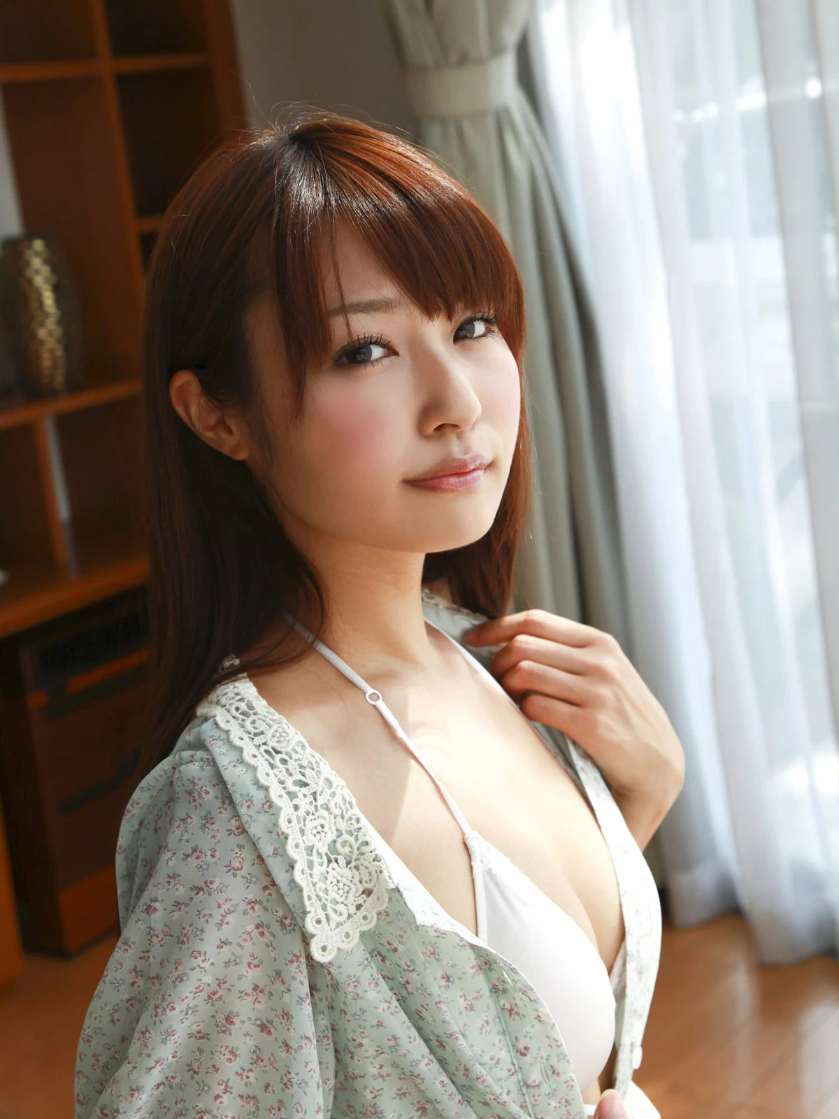 30563873.webp