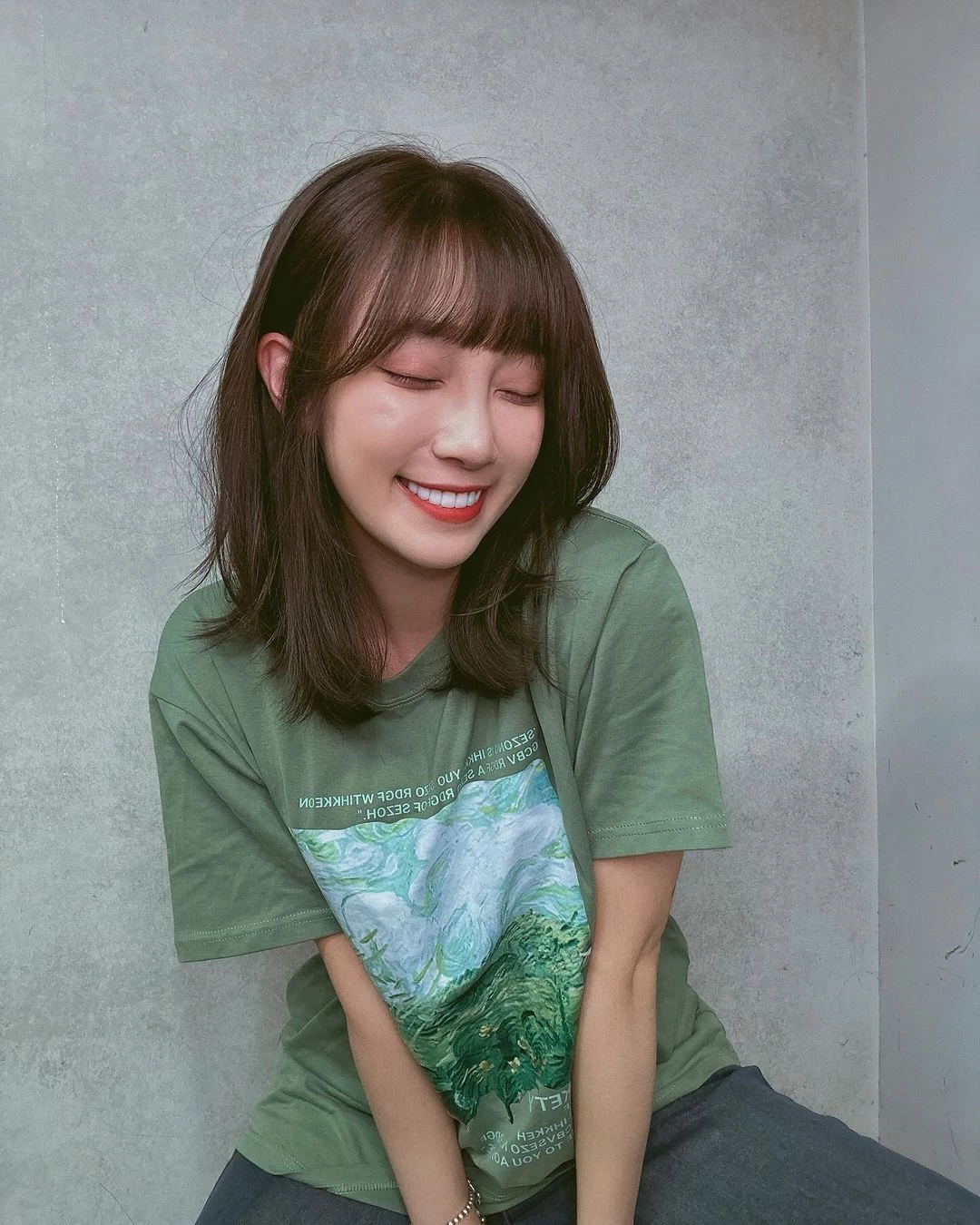 28201198.webp