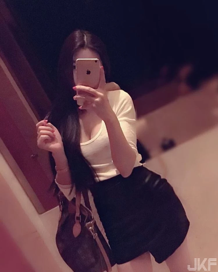 165755y9xm4r9a9r8bb9ox.webp