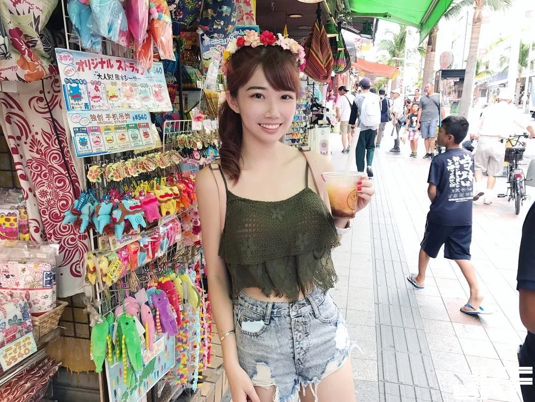 4879346.webp